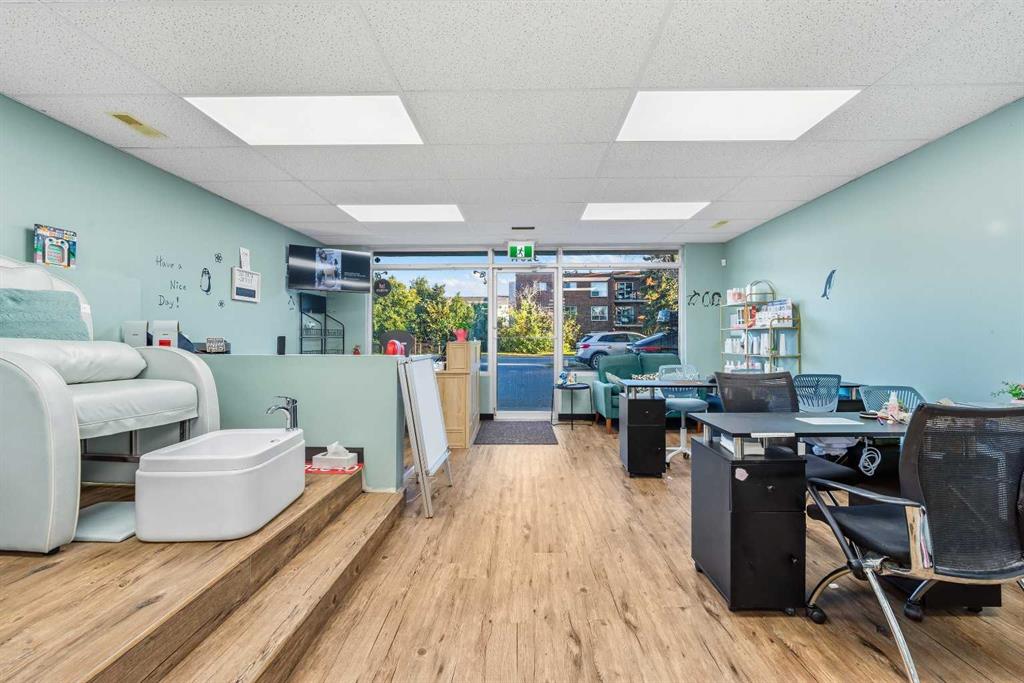 Picture for 320A 2 Avenue 