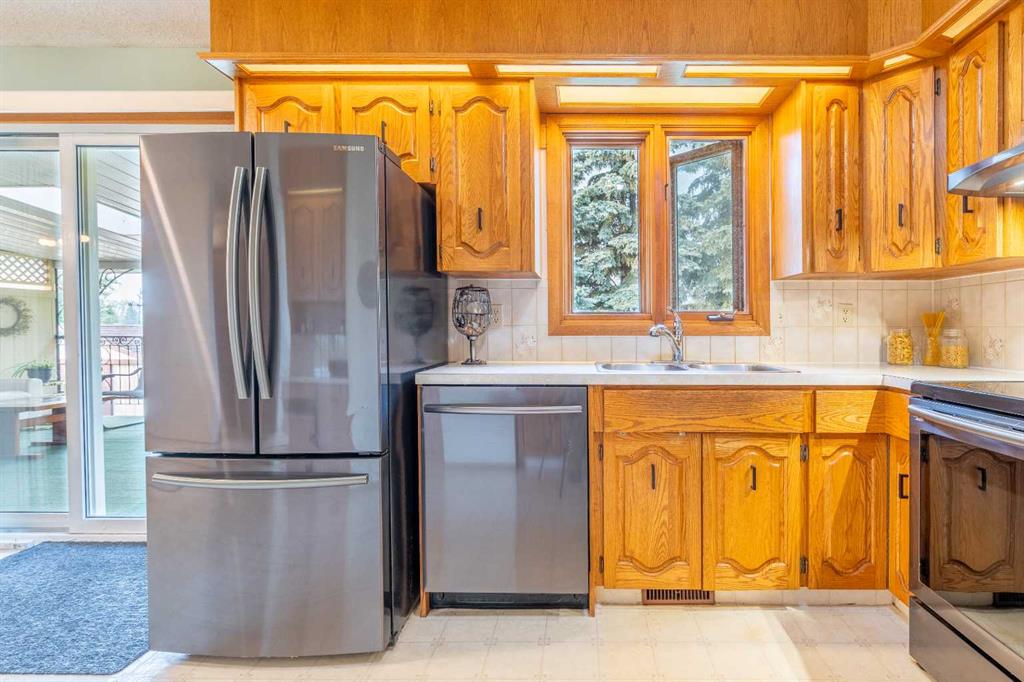 Picture for 5825 52 Street 