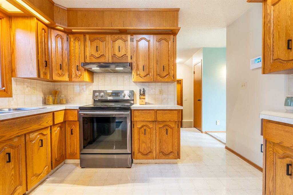 Picture for 5825 52 Street 