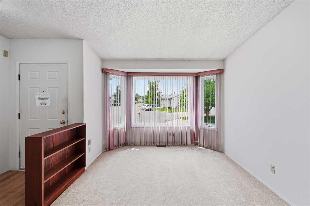 Picture for 60 Rundlelawn Green NE