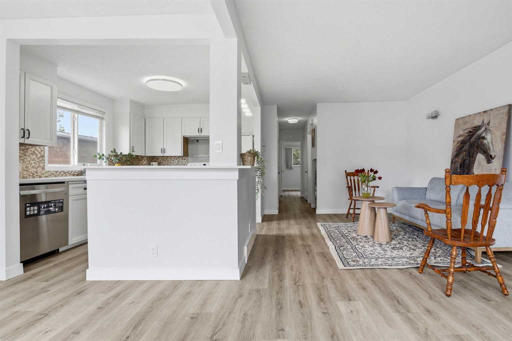 Picture for 5407 Dalrymple Crescent NW