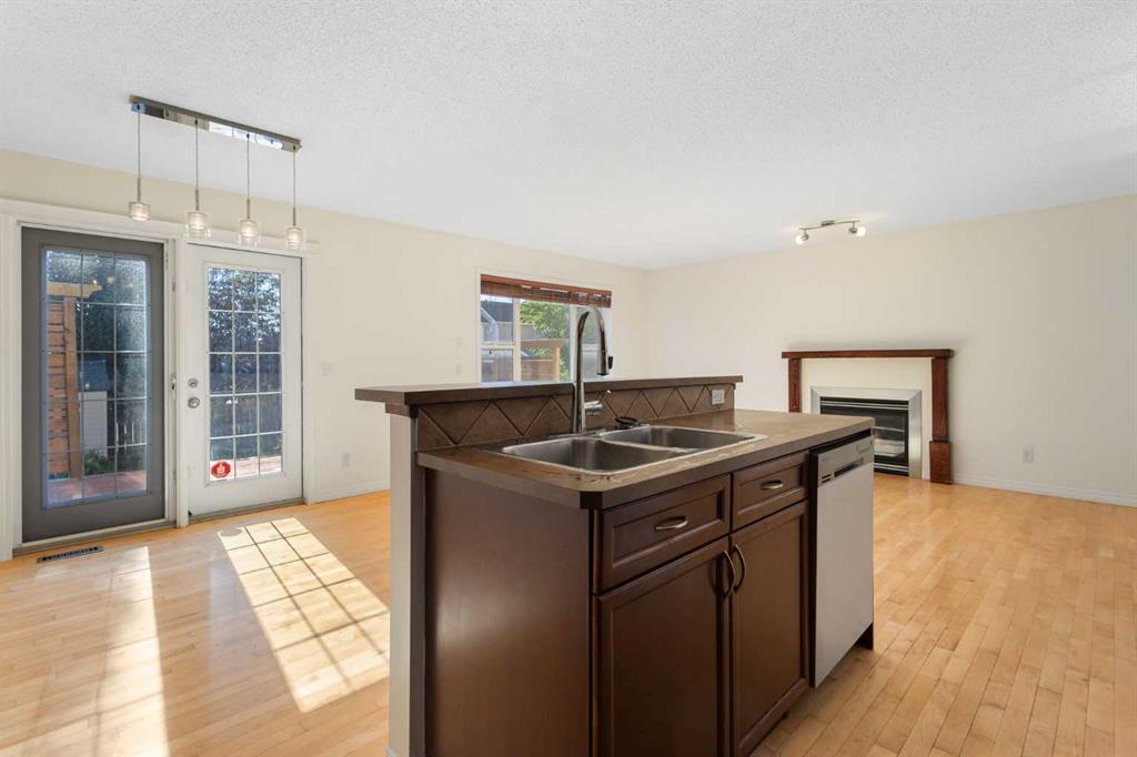 Picture for 78 Cougar Plateau Way SW
