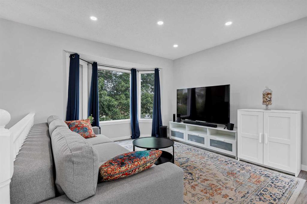 Picture for 47 Macewan Meadow Link NW