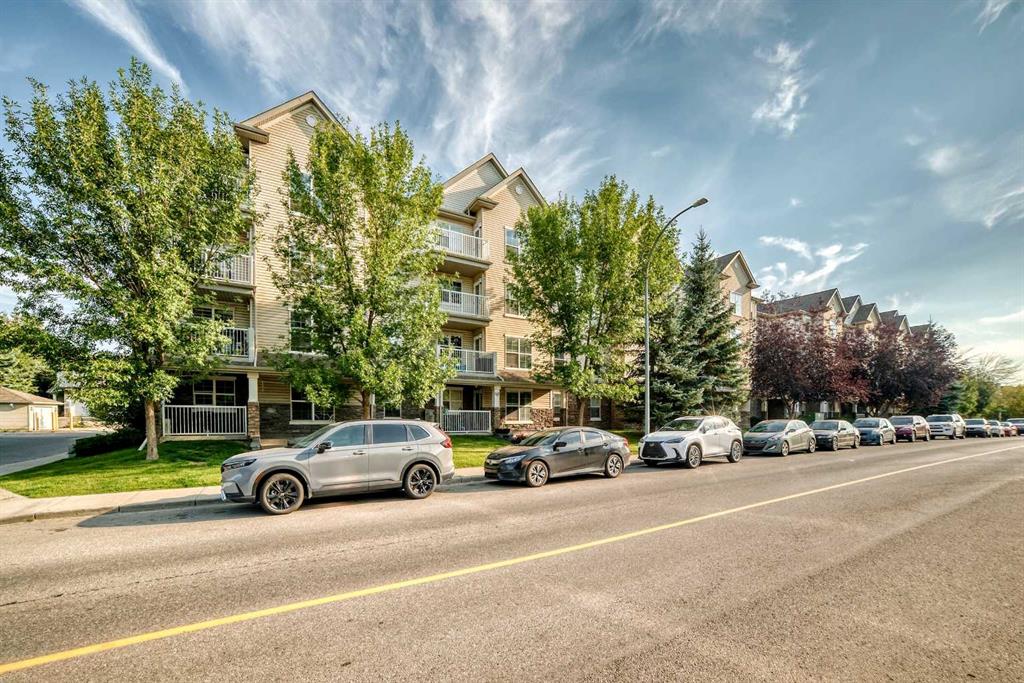 Picture for 411, 2000 Applevillage Court SE