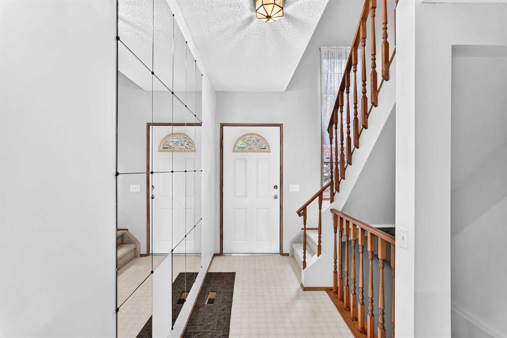 Picture for 34 Shawinigan Lane SW