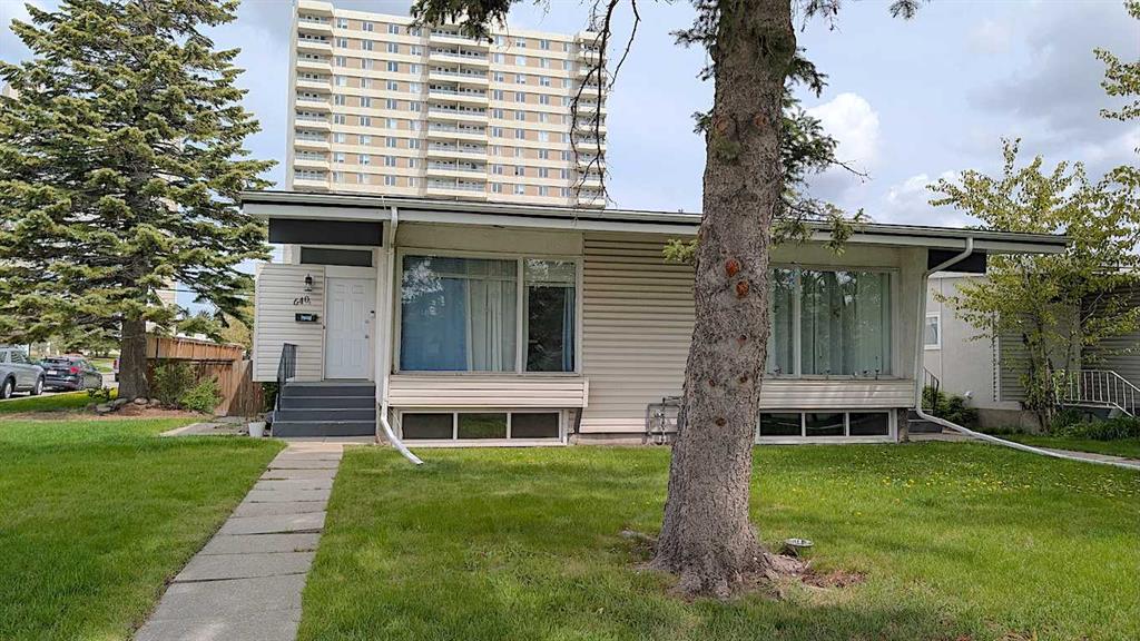 Picture for 638, 640 68 Avenue SW