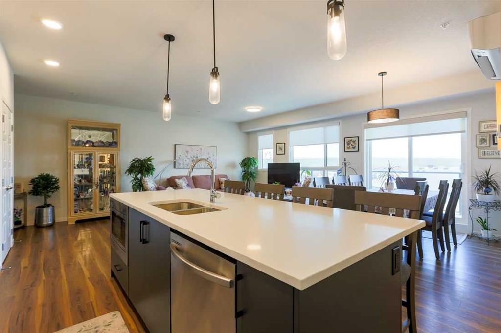 Picture for 1403, 42 Cranbrook Gardens SE