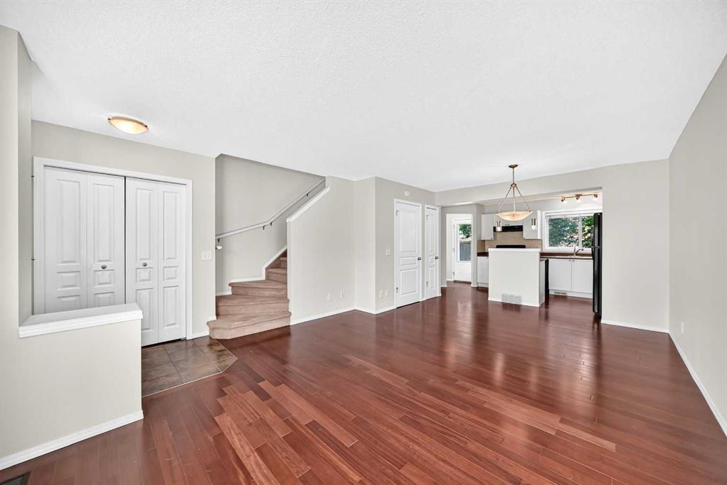 Picture for 321 Elgin Point SE