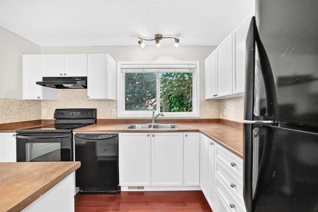 Picture for 321 Elgin Point SE