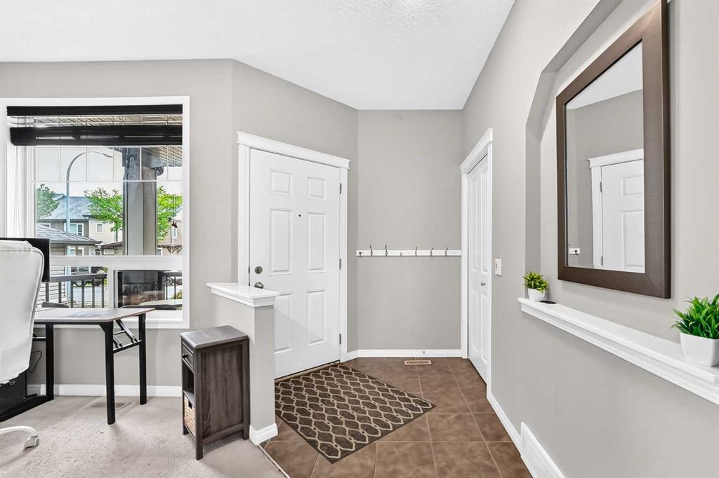 Picture for 121 Chapalina Heights SE