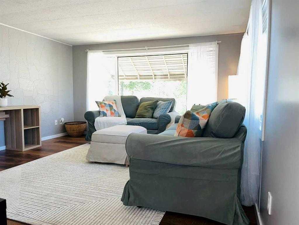 Picture for 281, 6220 17 Avenue SE