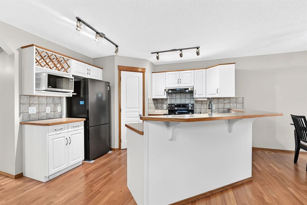 Picture for 234 Somerglen Way SW