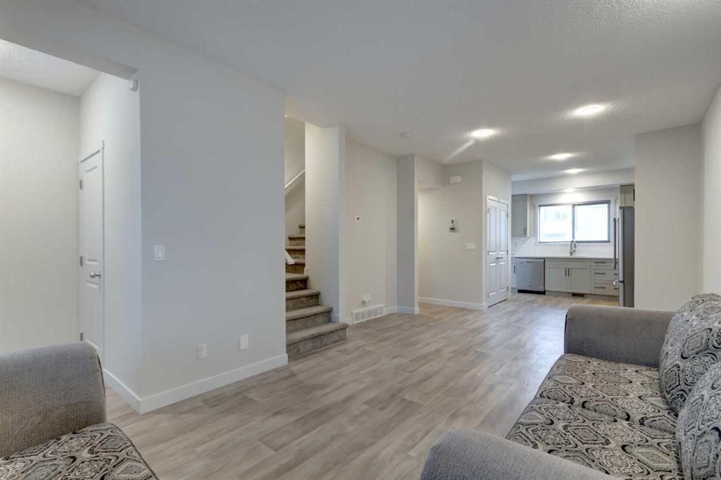 Picture for 72 Carringvue Way NW