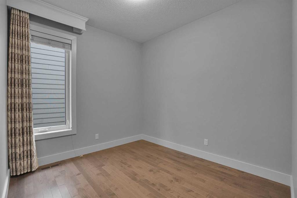 Picture for 92 Masters Court SE