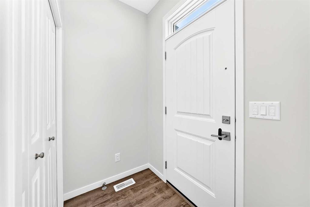 Picture for 41 Corner Glen Row NE