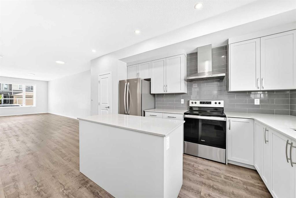 Picture for 41 Corner Glen Row NE
