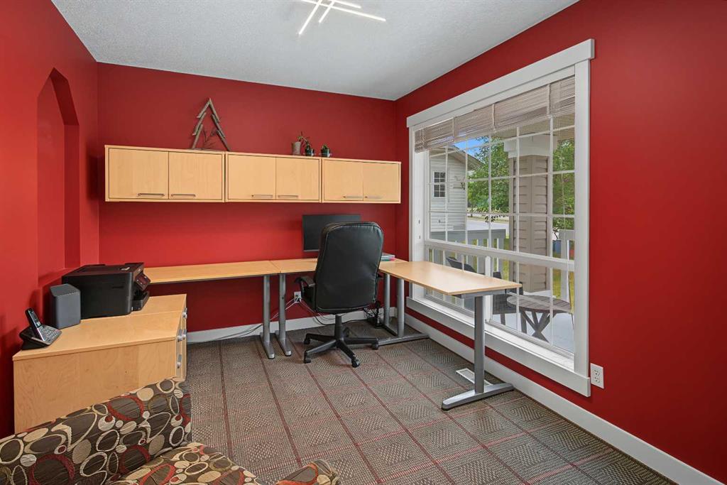 Picture for 21 Edgebrook Park NW