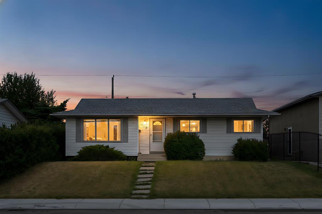 Picture for 112 Penmeadows Close SE