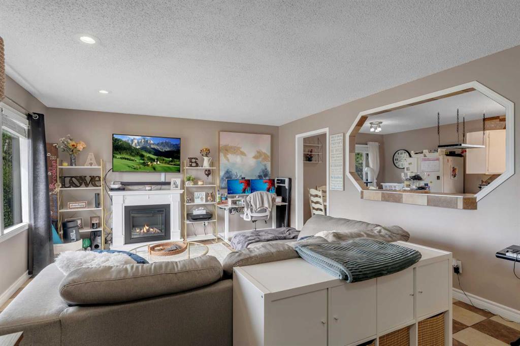 Picture for 112 Penmeadows Close SE