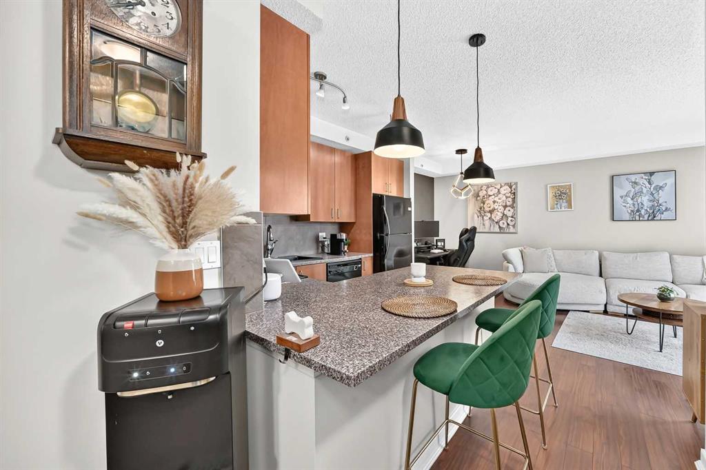 Picture for 414, 120 Country village Circle NE