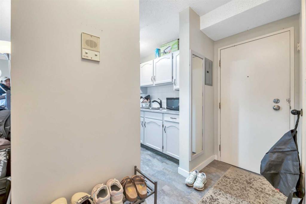 Picture for 809, 8948 Elbow Drive SW