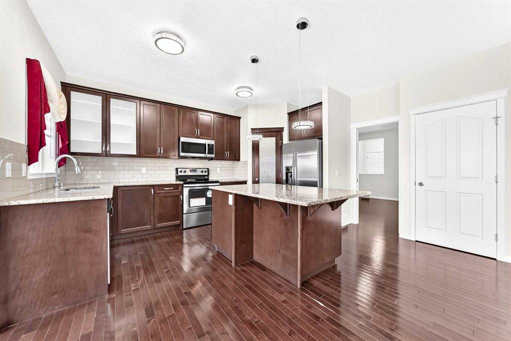 Picture for 71 Martha's Meadow Close NE