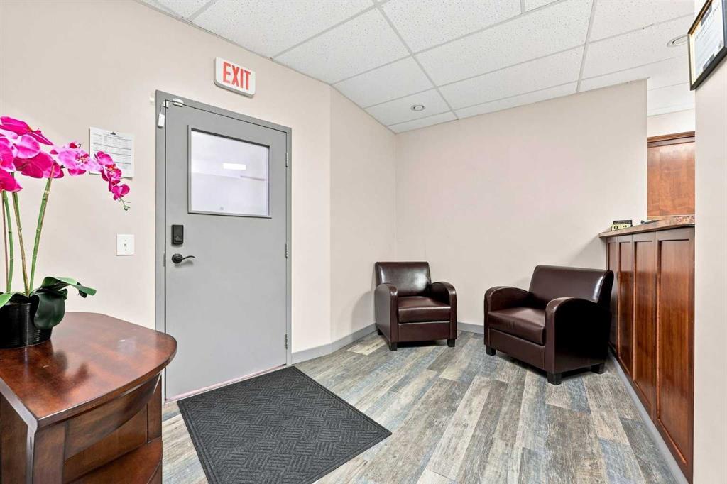Picture for 201, 30 Crystalridge Drive 