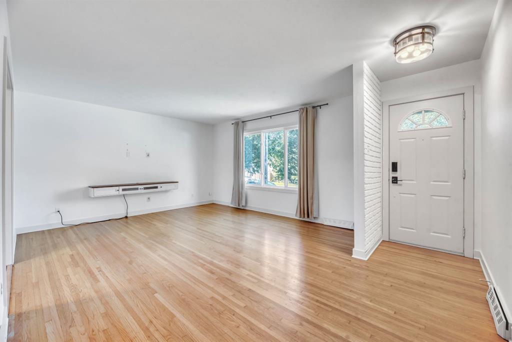 Picture for 70 Fairview Crescent SE
