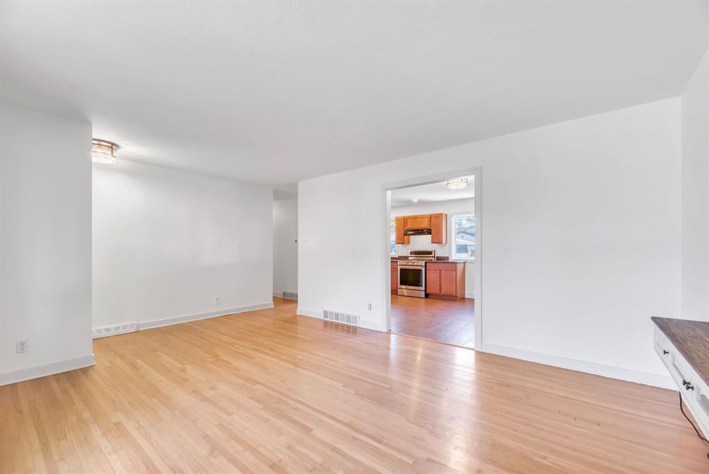 Picture for 70 Fairview Crescent SE