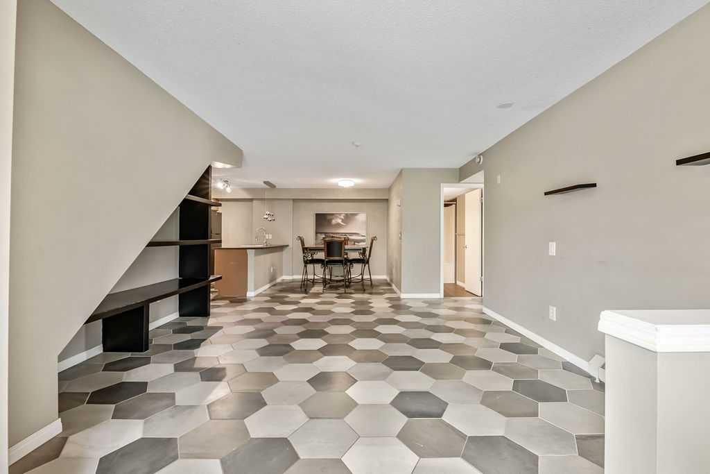 Picture for 2, 21 Mckenzie Towne Gate SE