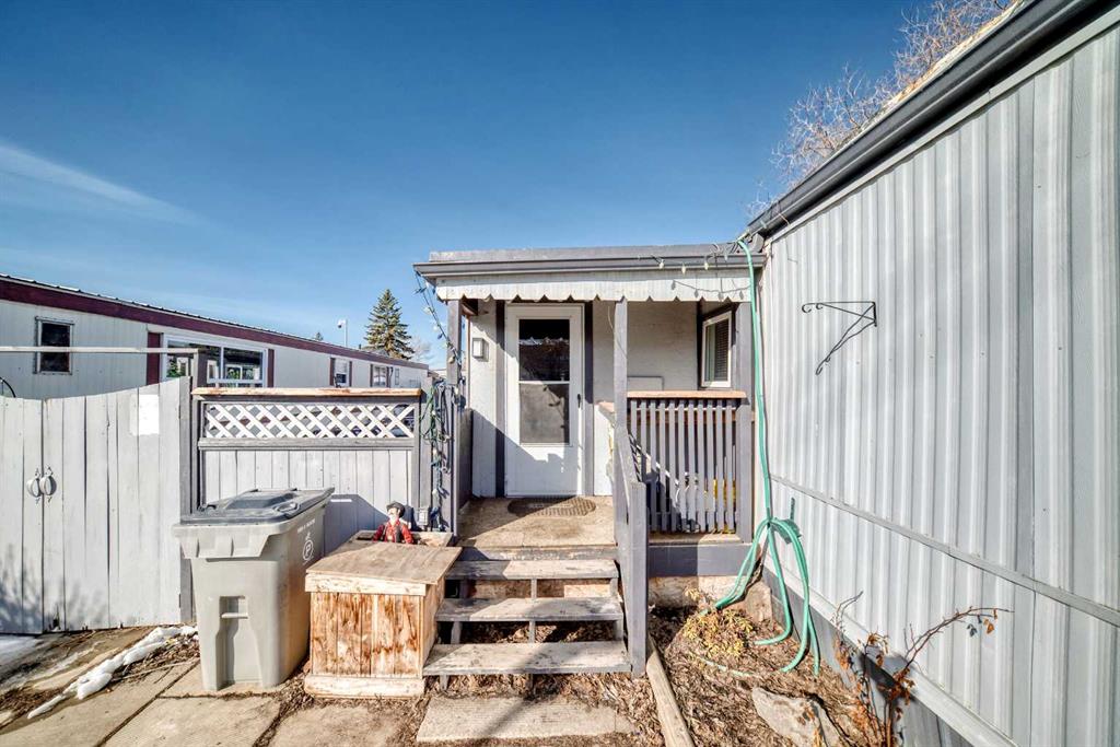 Picture for 180, 6724 17 Avenue SE