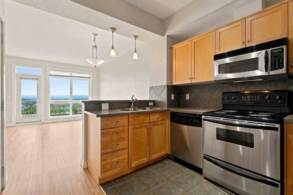 Picture for 11, 133 Rockyledge View NW