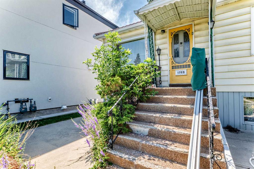 Picture for 1703 32 Street SW