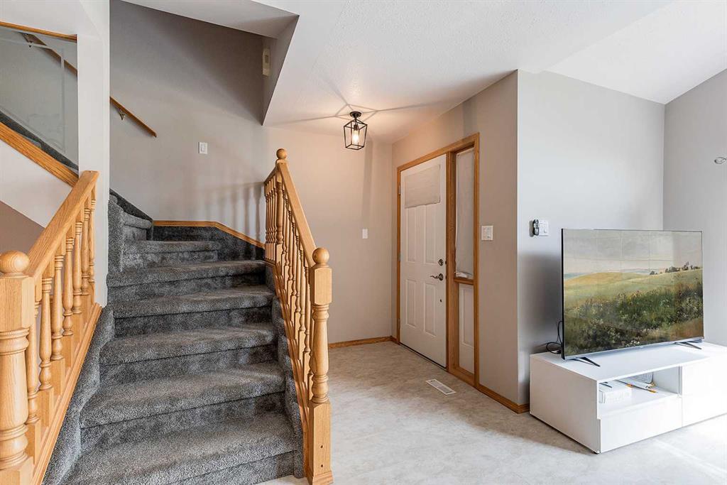 Picture for 502, 165 South Ridge Drive SE