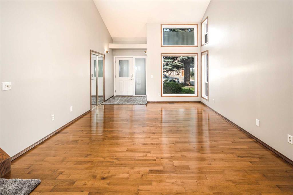 Picture for 131 Edgebrook Close NW