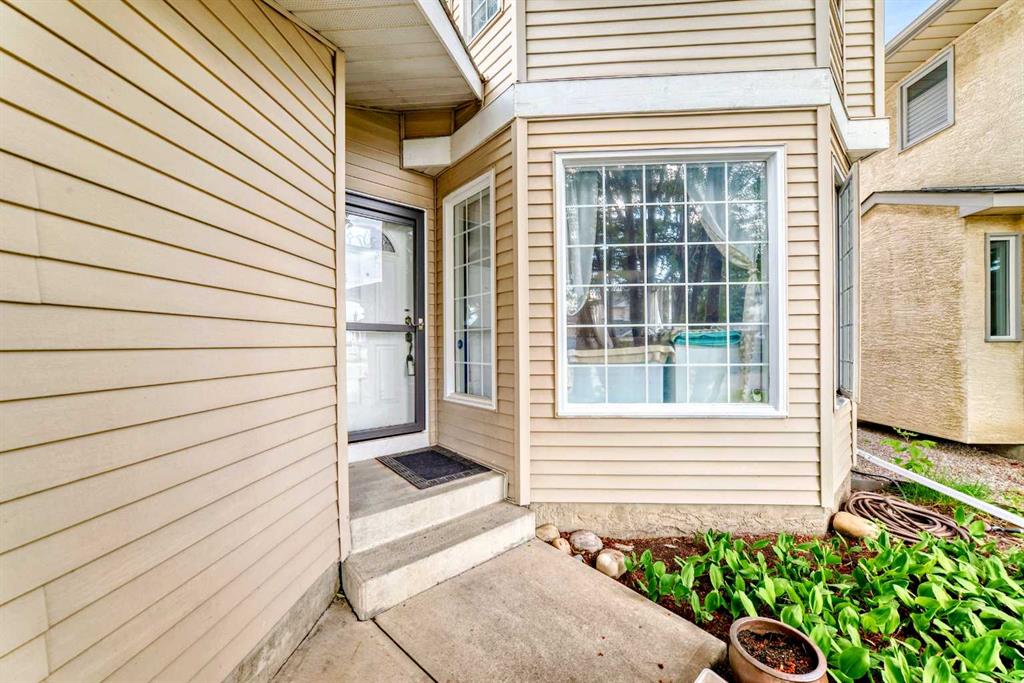 Picture for 77 Eldorado Close NE