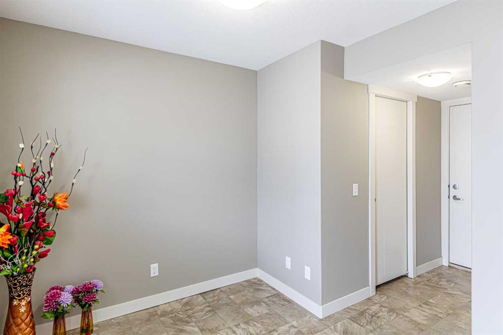 Picture for 634 Redstone View NE