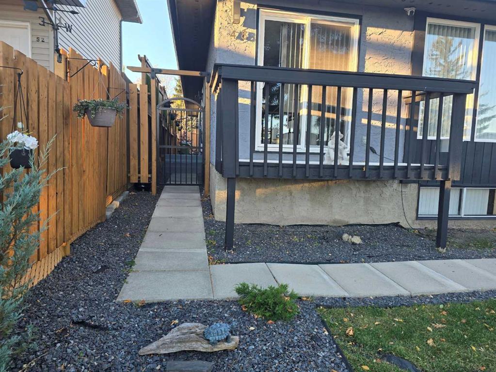 Picture for 48 Bermuda Court NW