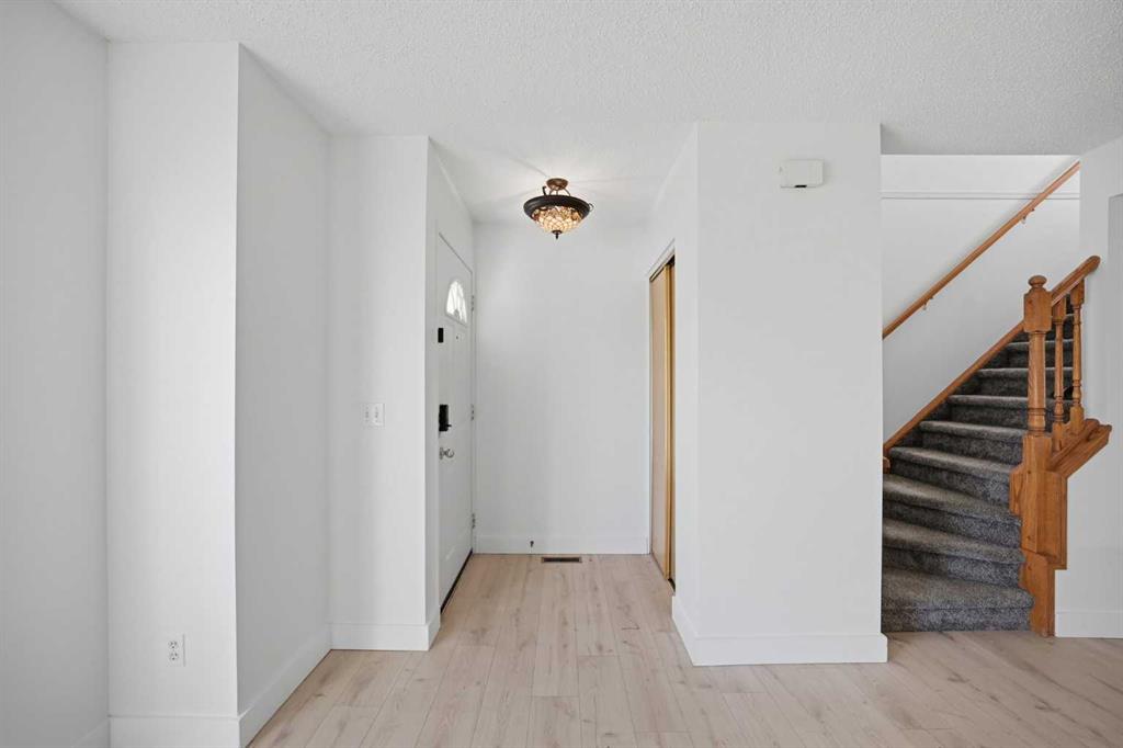 Picture for 11 Coventry Lane NE
