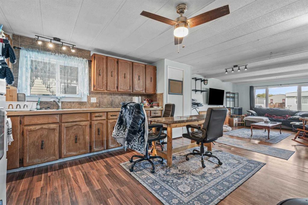 Picture for 335, 6220 17 Avenue SE