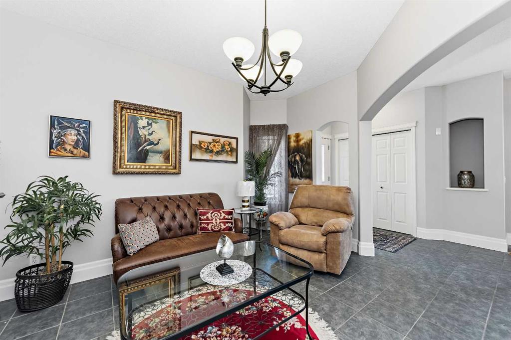 Picture for 131 Invermere Close 