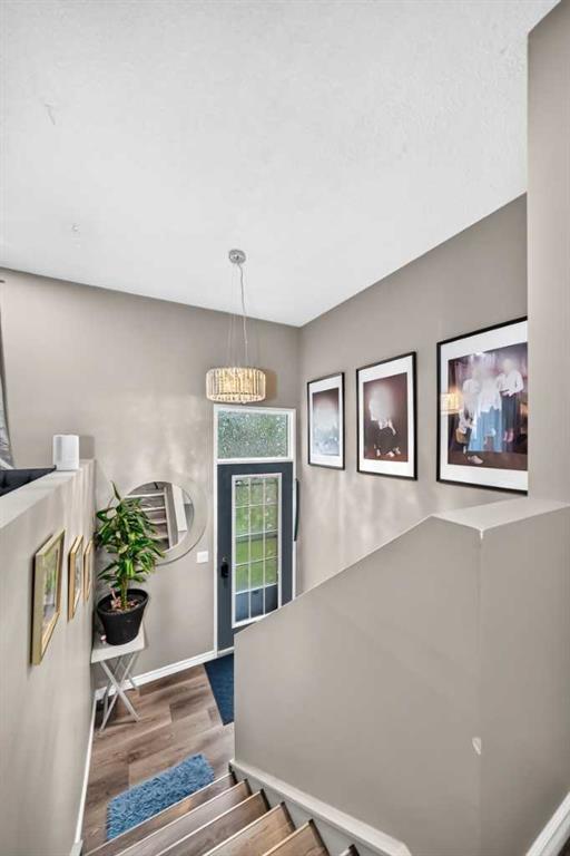 Picture for 553 Macewan Drive NW