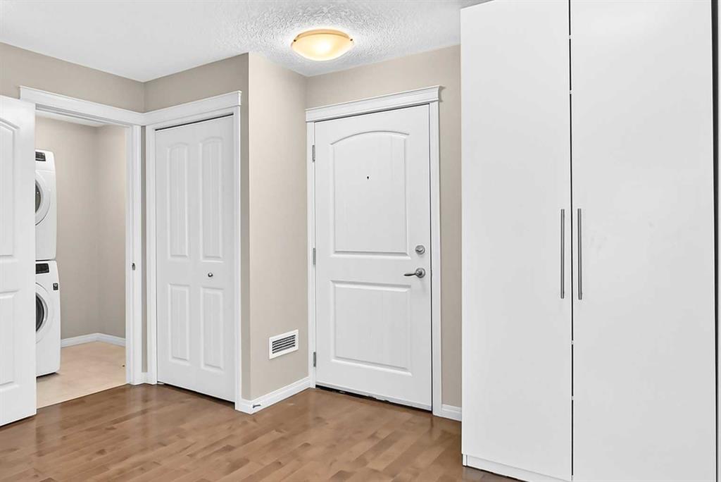 Picture for 106, 304 Cranberry Park SE