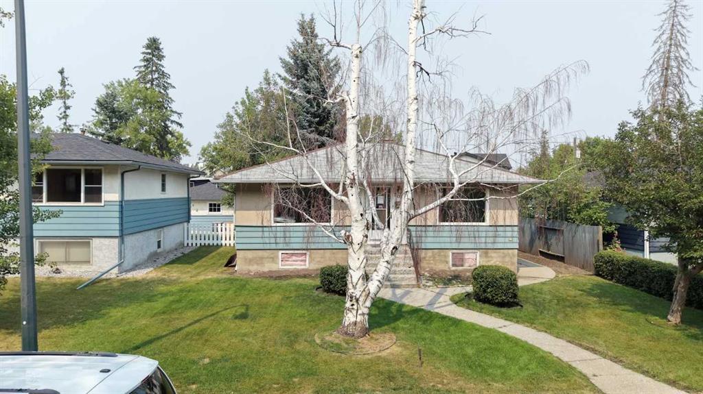 Picture for 708 55 Avenue SW