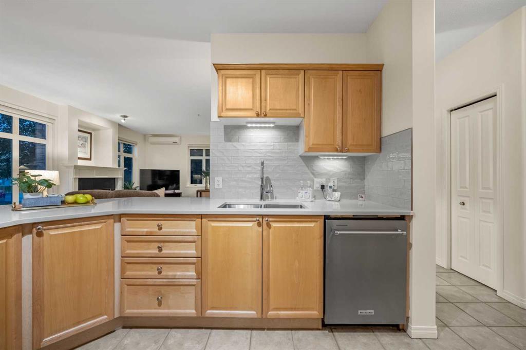 Picture for 1104, 1104 Lake Fraser Court SE