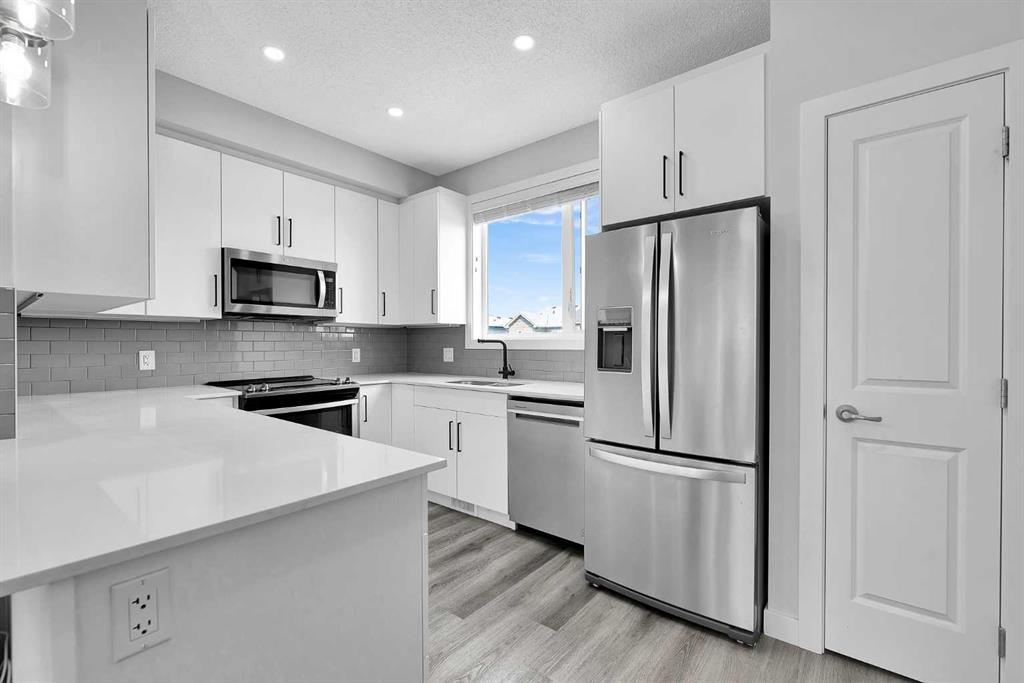 Picture for 512, 16 Evanscrest Park NW