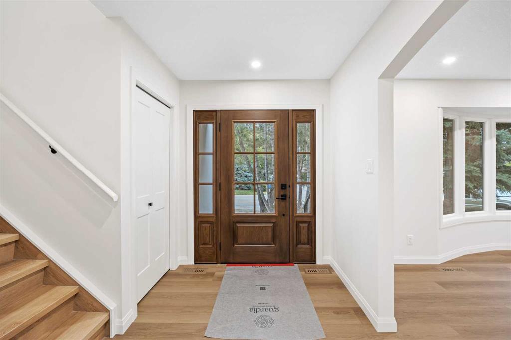 Picture for 124 Canterbury Drive SW