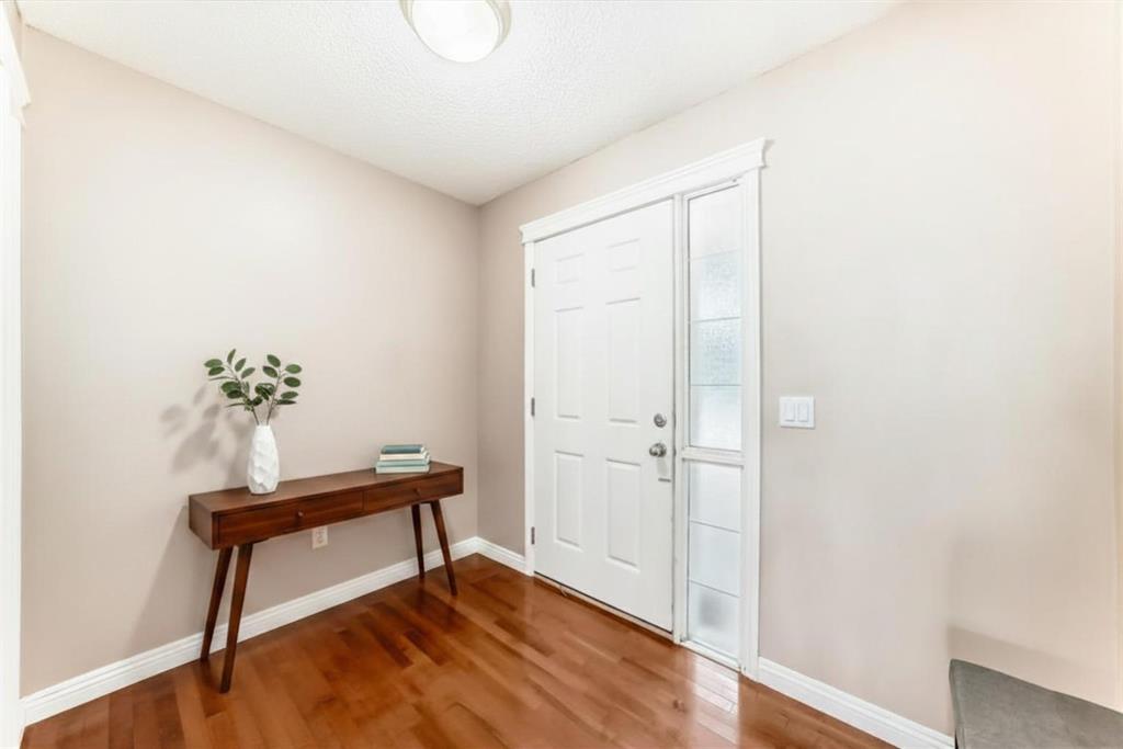 Picture for 264 Everwillow Green SW