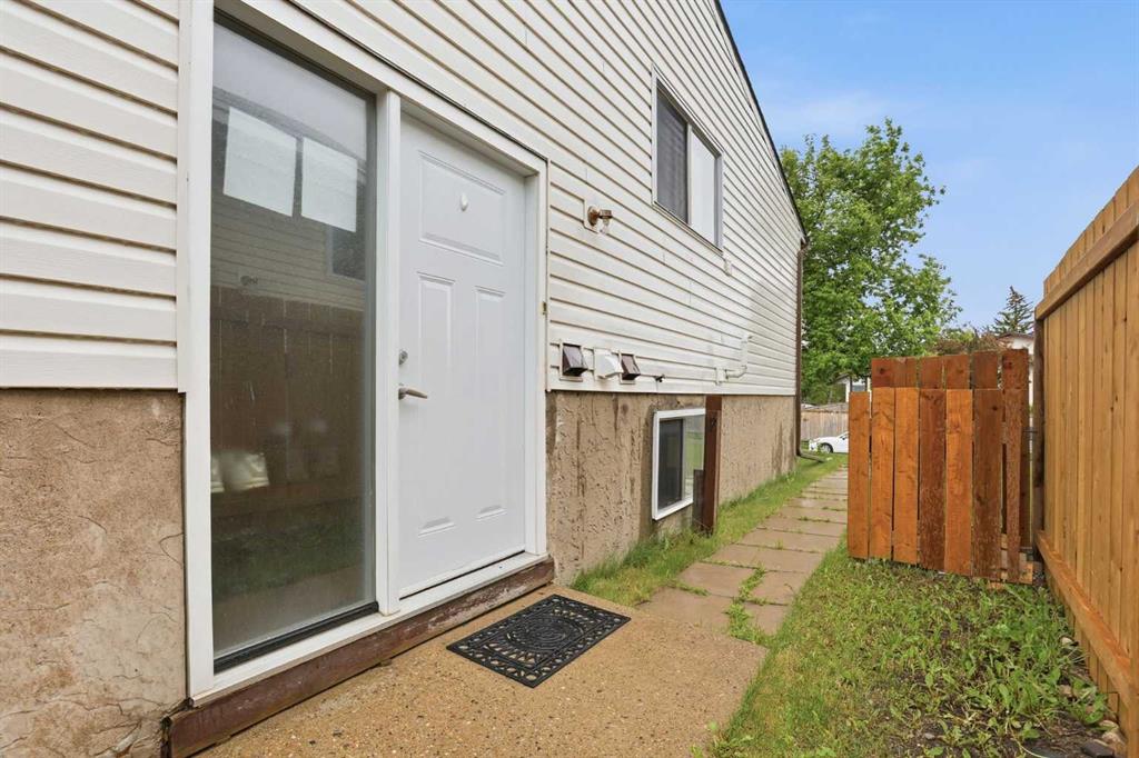 Picture for 84 Ranchero Rise NW