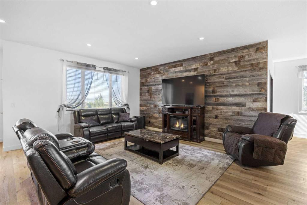 Picture for 349053 Tamarack Drive E